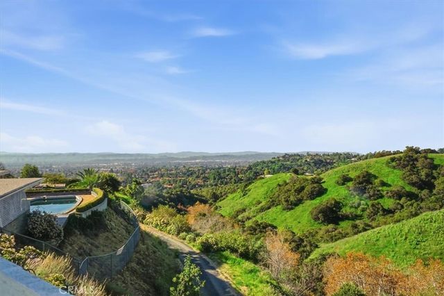 2717 N Mountain Avenue, Claremont, CA 91711