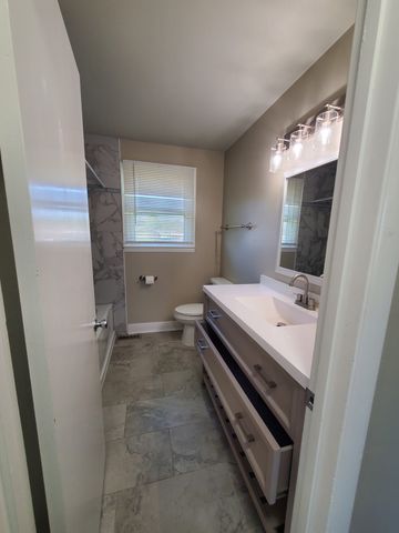 219 Wessington Pl, Hendersonville, TN 37075