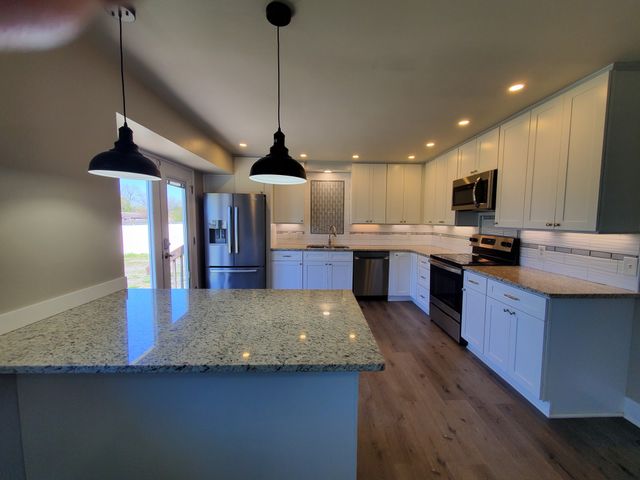 219 Wessington Pl, Hendersonville, TN 37075