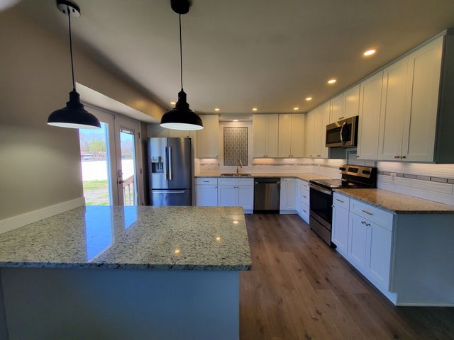 219 Wessington Pl, Hendersonville, TN 37075