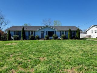 219 Wessington Pl, Hendersonville, TN 37075