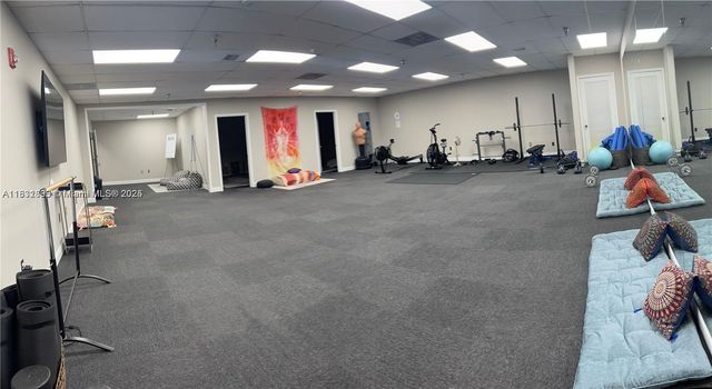 2801 NW 74 AV S01, Miami, FL 33122