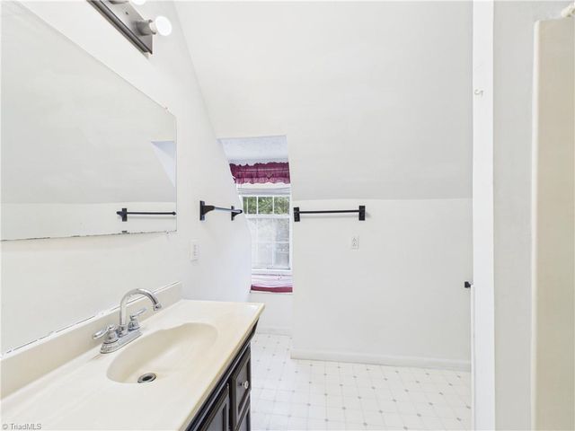 2094 Asheboro School Road, Asheboro, NC 27203