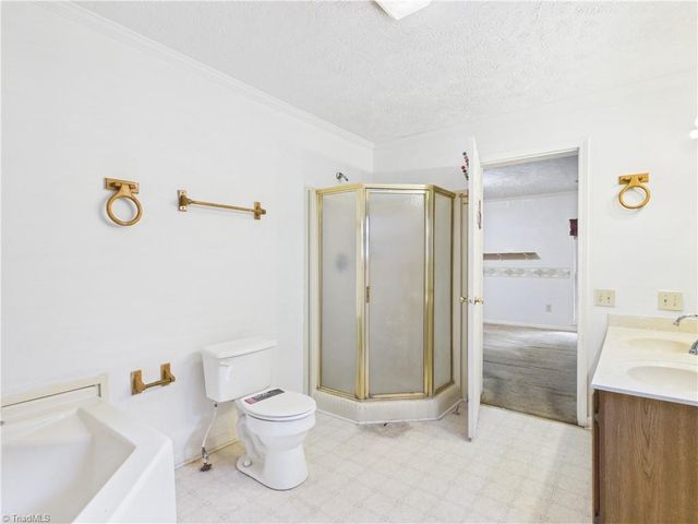 2094 Asheboro School Road, Asheboro, NC 27203
