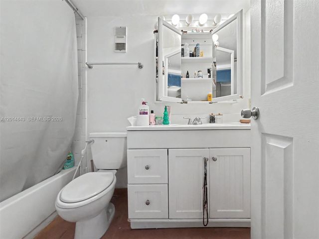 7155 Miami Lakes Dr P16, Miami Lakes, FL 33014