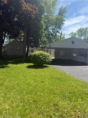 933 Myrtle Avenue, Waterford Charter Township, MI 48328