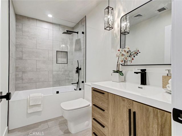 17349 Saticoy, Northridge, CA 91325
