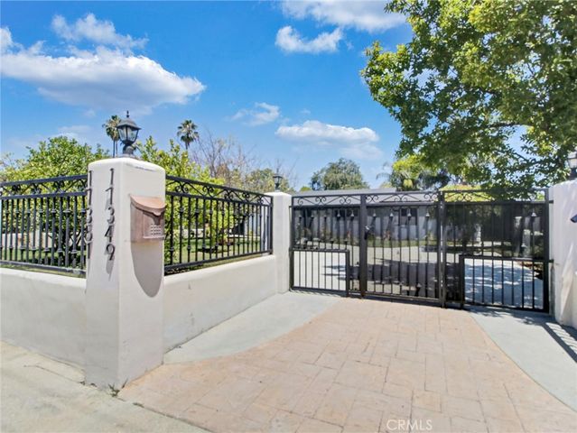 17349 Saticoy, Northridge, CA 91325