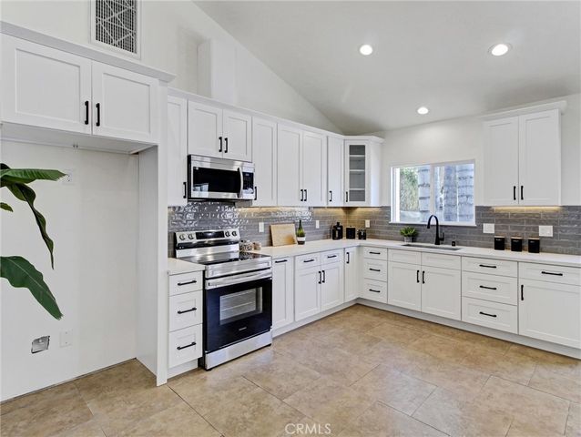 17349 Saticoy, Northridge, CA 91325
