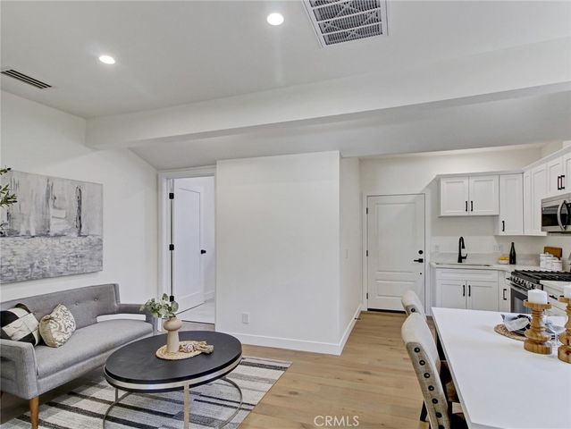 17349 Saticoy, Northridge, CA 91325