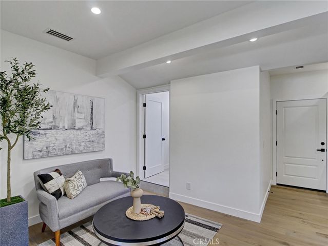 17349 Saticoy, Northridge, CA 91325