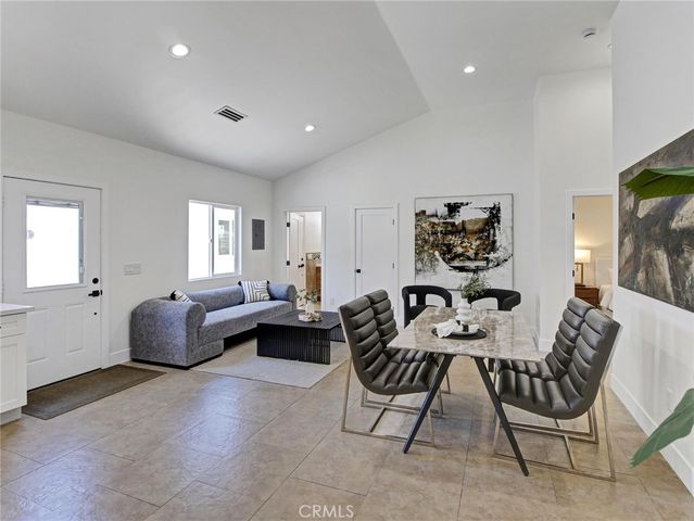17349 Saticoy, Northridge, CA 91325