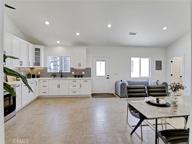 17349 Saticoy, Northridge, CA 91325