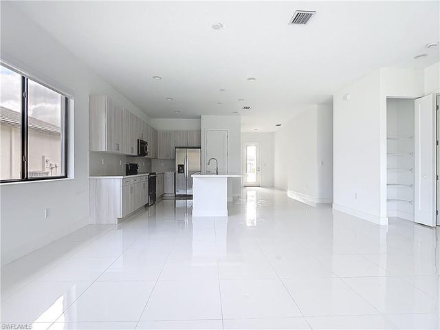 5305 Marano DR, Ave Maria, FL 34142