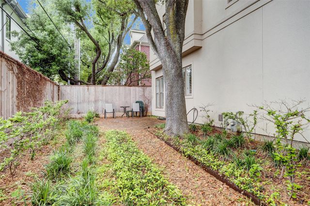 20 Annapolis Court, West University Place, TX 77005