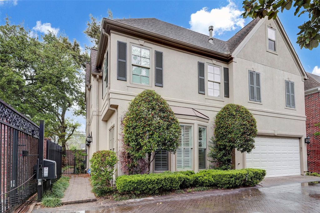 20 Annapolis Court, West University Place, TX 77005