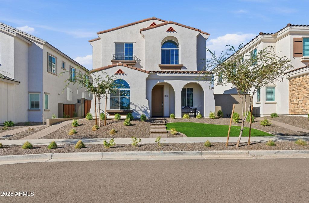 2142 W HIDE Trail, Phoenix, AZ 85085