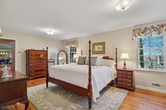 45 Runnymede Rd, Chatham Twp., NJ 07928