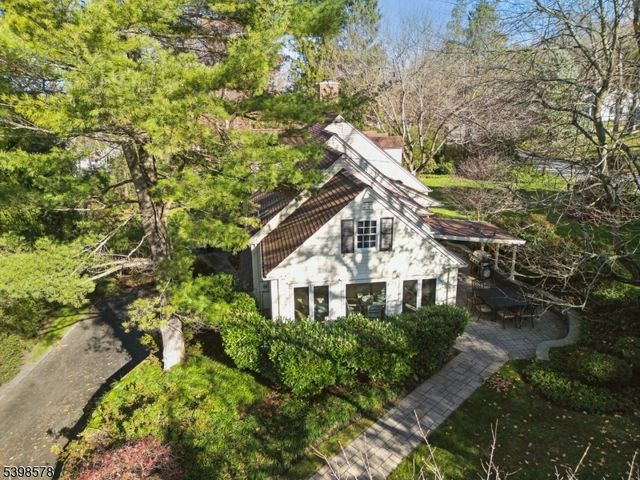 45 Runnymede Rd, Chatham Twp., NJ 07928