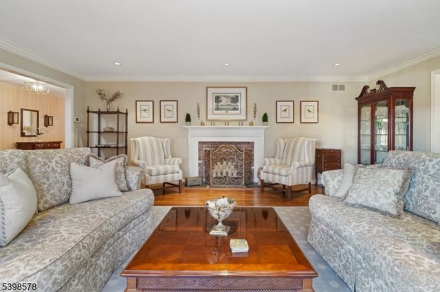 45 Runnymede Rd, Chatham Twp., NJ 07928