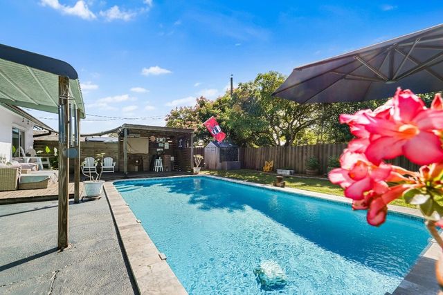 8610 NW 46th Street, Lauderhill, FL 33351