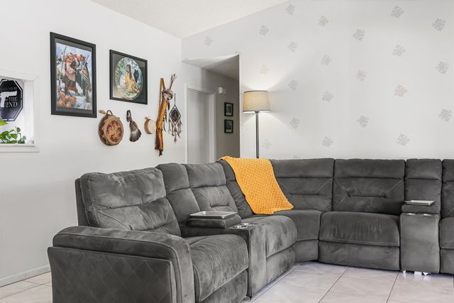 8610 NW 46th Street, Lauderhill, FL 33351