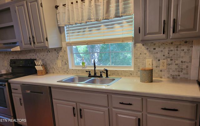 1385 Big Creek Rd, Madisonville, TN 37354