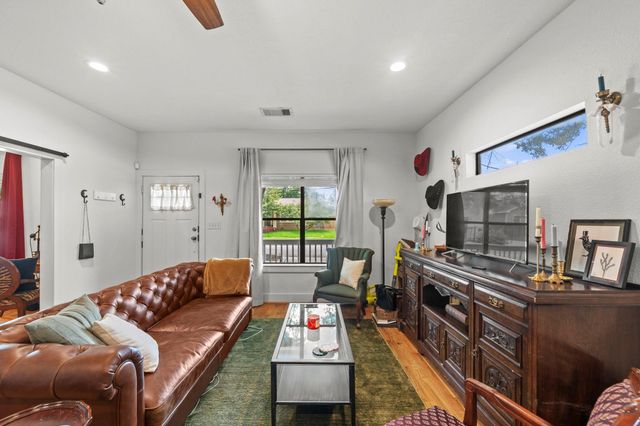 4734 Bell Street, Houston, TX 77023