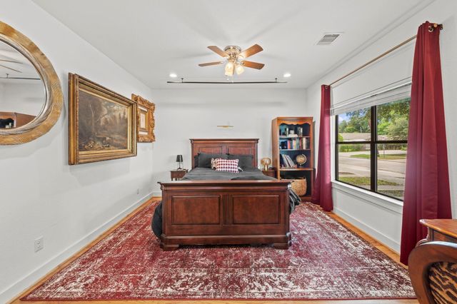 4734 Bell Street, Houston, TX 77023