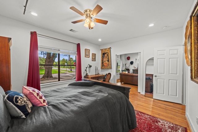 4734 Bell Street, Houston, TX 77023