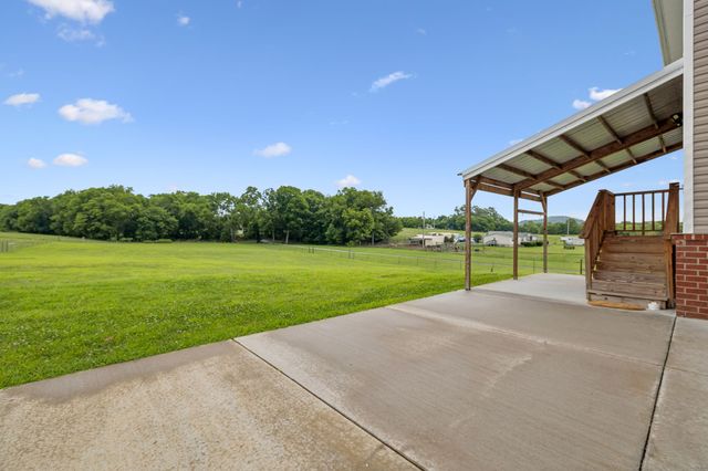 527 Governor Hall Rd, Castalian Springs, TN 37031