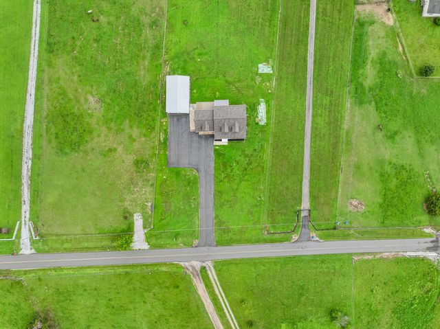 527 Governor Hall Rd, Castalian Springs, TN 37031
