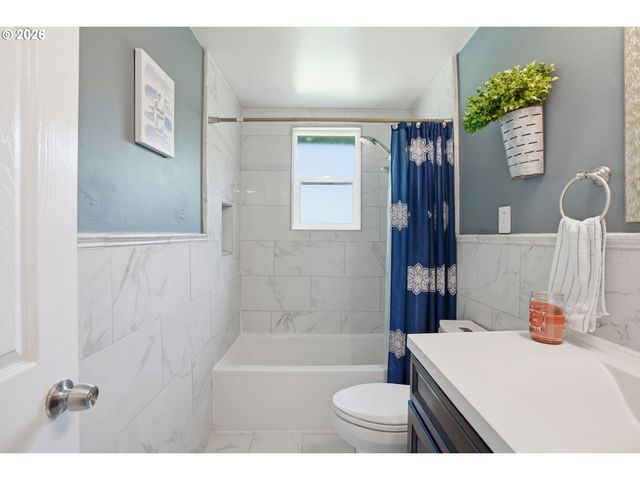 3705 Ne 137TH Ave, Vancouver, WA 98682