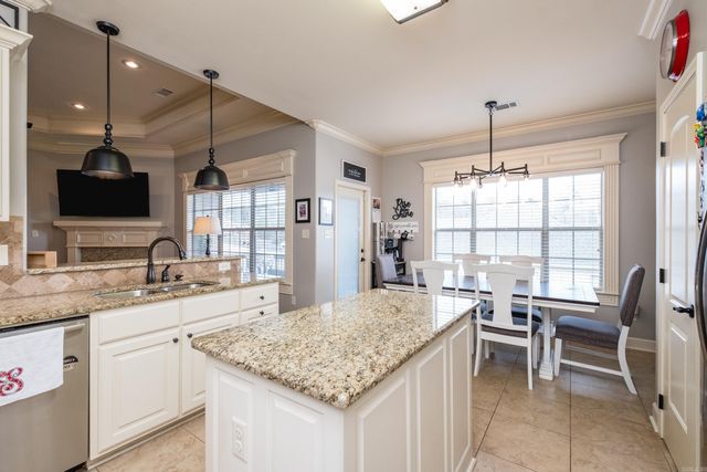 46 Waters Edge Drive, Little Rock, AR 72204