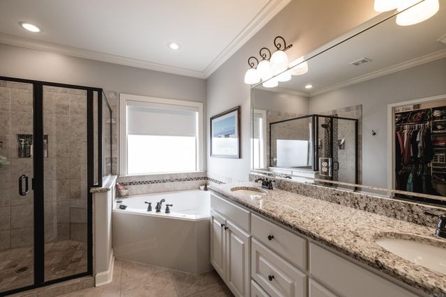 46 Waters Edge Drive, Little Rock, AR 72204