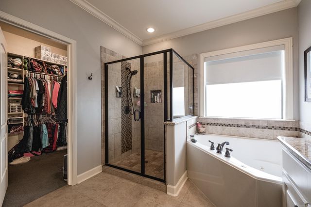 46 Waters Edge Drive, Little Rock, AR 72204