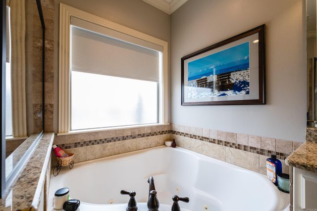 46 Waters Edge Drive, Little Rock, AR 72204