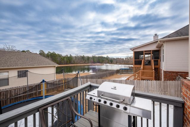 46 Waters Edge Drive, Little Rock, AR 72204