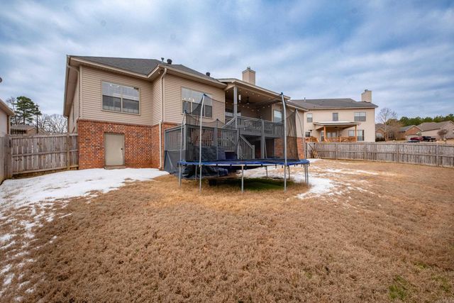 46 Waters Edge Drive, Little Rock, AR 72204