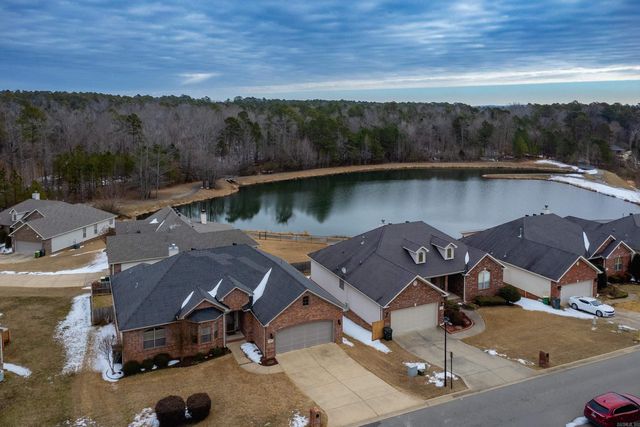 46 Waters Edge Drive, Little Rock, AR 72204