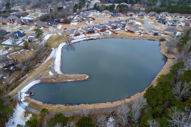 46 Waters Edge Drive, Little Rock, AR 72204