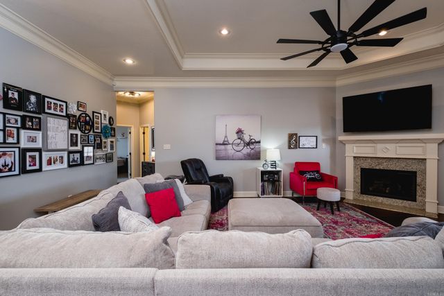 46 Waters Edge Drive, Little Rock, AR 72204