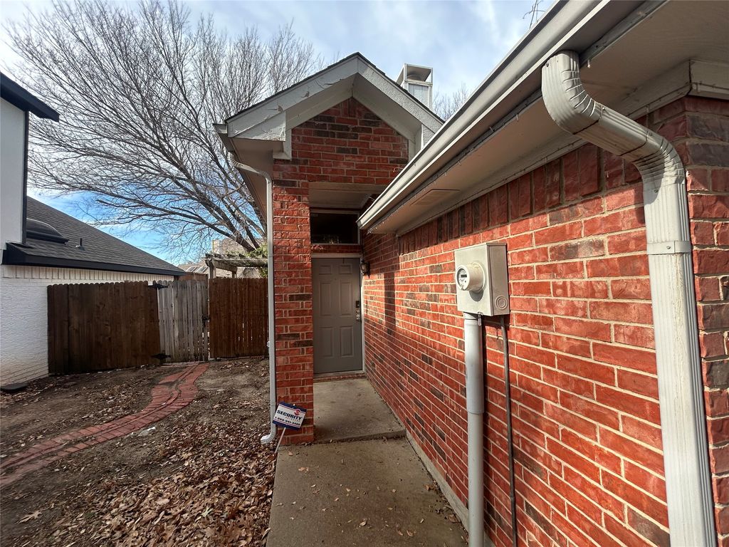 2084 Stillwater Place, Lewisville, TX 75067