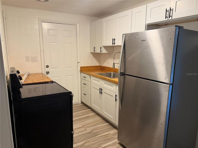 9811 N JASMINE AVENUE A, Tampa, FL 33612