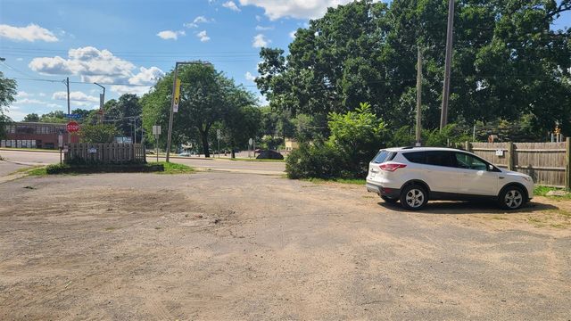 415 Oakland Drive, Kalamazoo, MI 49007