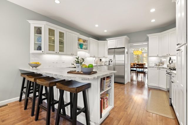 72 Putnam St 72, Needham, MA 02494