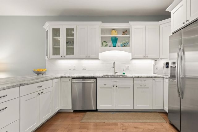 72 Putnam St 72, Needham, MA 02494