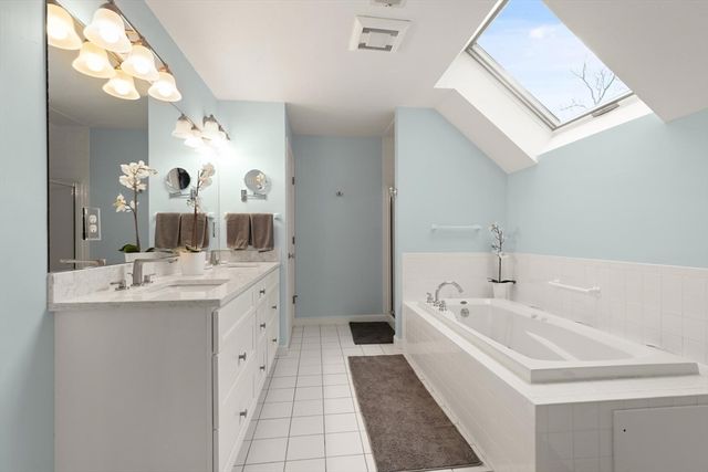 72 Putnam St 72, Needham, MA 02494