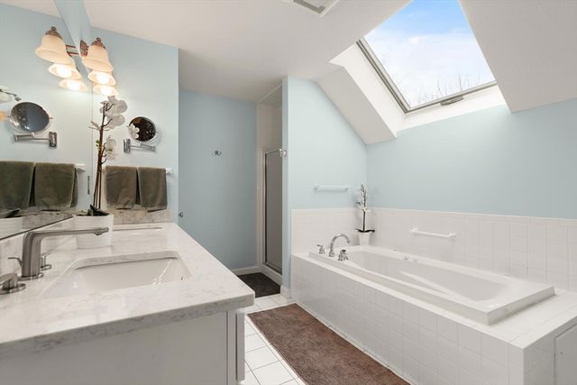 72 Putnam St 72, Needham, MA 02494