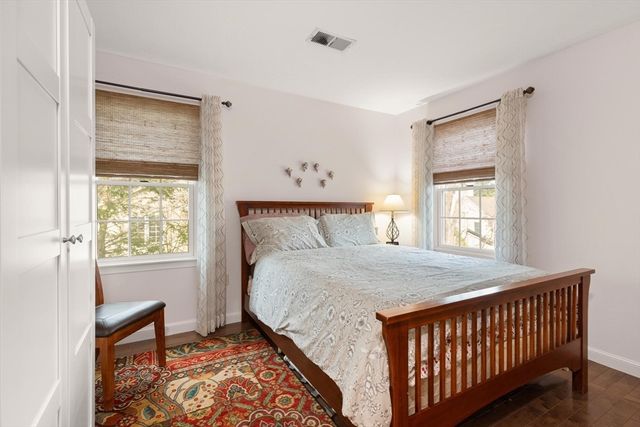 72 Putnam St 72, Needham, MA 02494